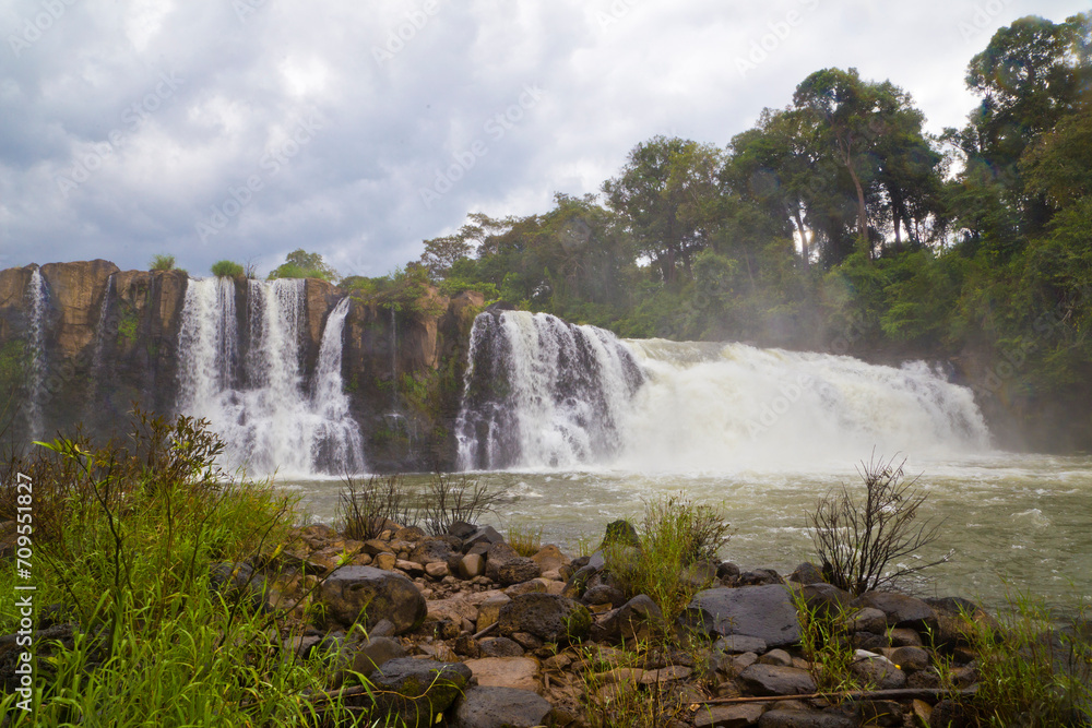 Fototapeta premium Tad lo waterfall in Southern Laos.