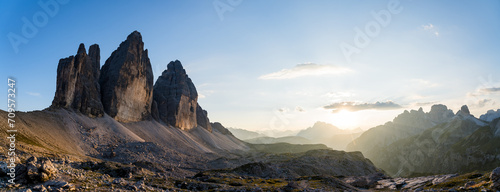 Fototapeta Naklejka Na Ścianę i Meble -  Panorama of the three peaks in the dolomites of the italian alps in sunset conditions