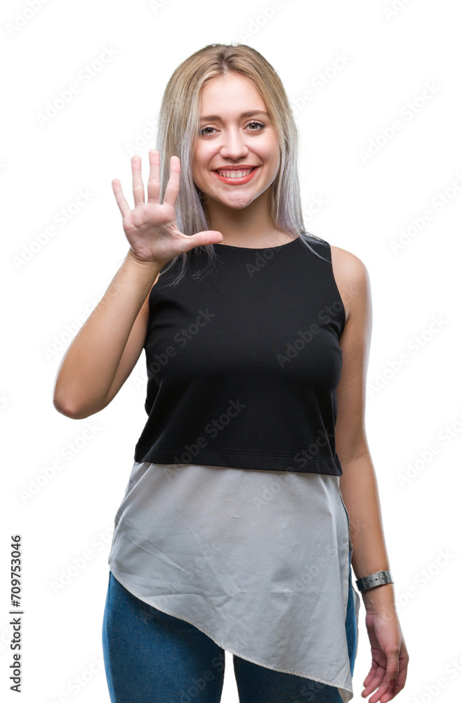 Obraz premium Young blonde woman over isolated background showing and pointing up with fingers number five while smiling confident and happy.