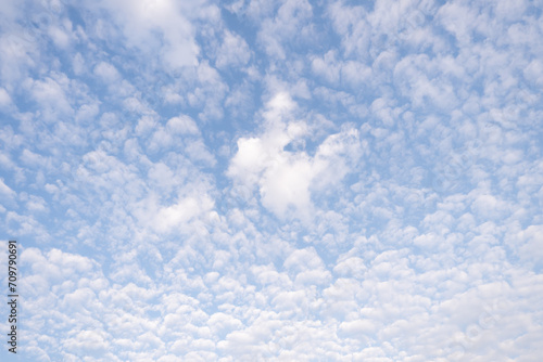 Blue sky and white cloud