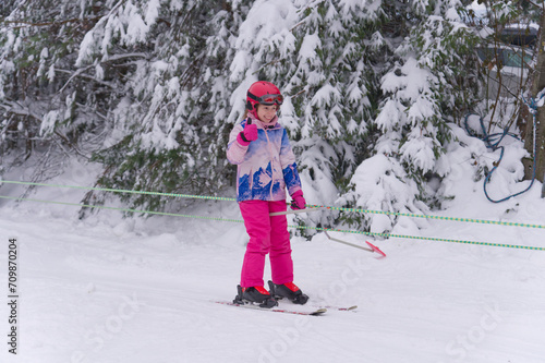 dziewczynaka na nartach © Klaudia