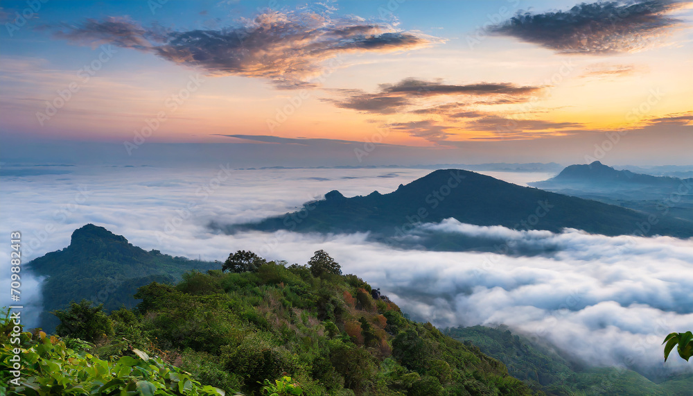 Obraz premium Beautiful cloudscape over the mountain with sunrise and sea mist