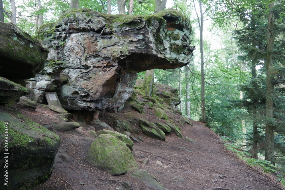 Felsen am Kirkeler Felsenpfad im Saarland Felsen am Kirkeler Felsenpfad im Saarland