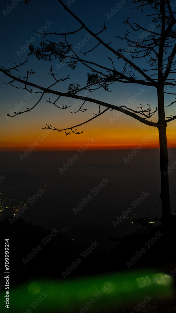 Obraz premium sunset over mountain 