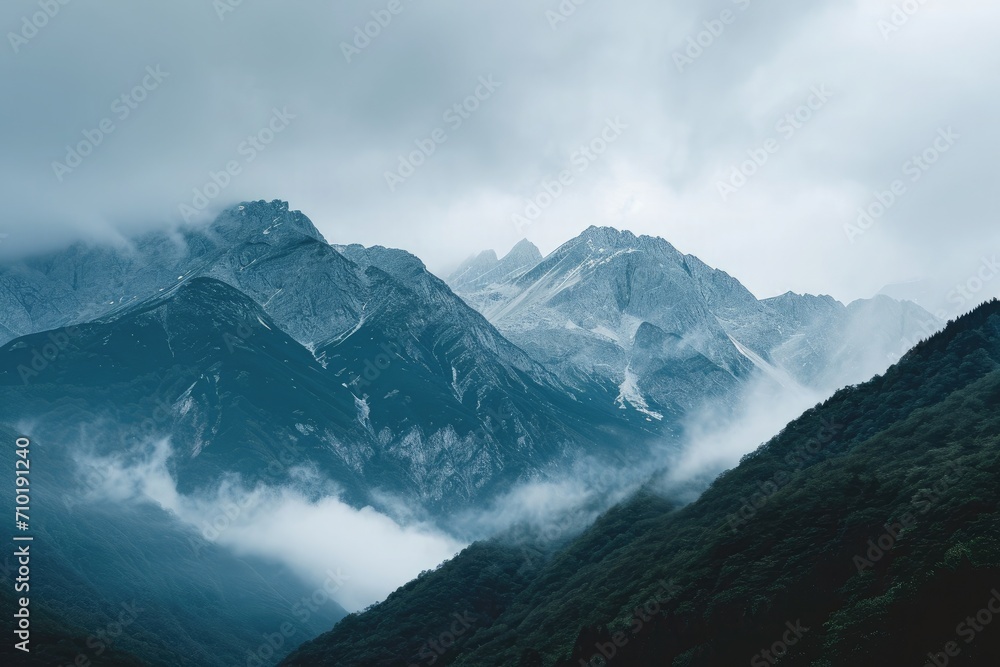 Obraz premium view of cloudy mountain tops