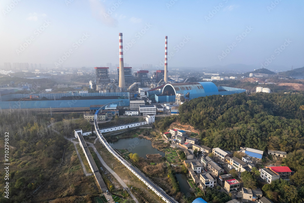 Obraz premium Thermal power plant industrial building