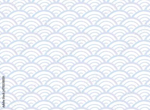 手描き風の和柄・青海波のシームレスなパターン背景
