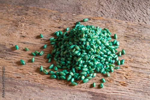 Foto A pile of poisoned wheat for rodent bait