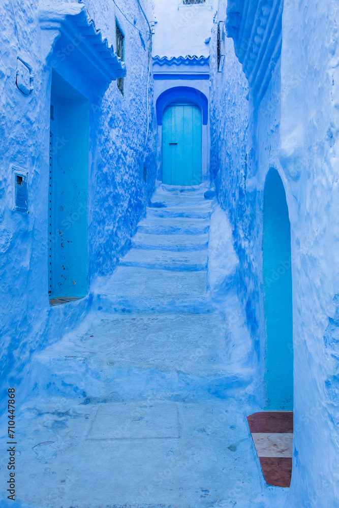 Naklejka premium Beautiful and colorful architecture and street of Chefchaouen, Morocco