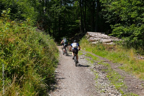 Fahrradfahrer im Balver Wald 