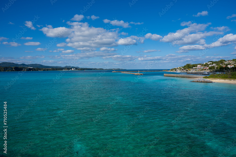 日本の沖縄県のとても美しい海の風景