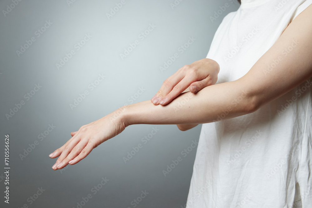 日本人女性の綺麗な手 Stock Photo | Adobe Stock