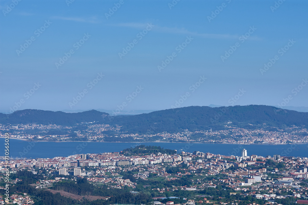 Panorámica de la ciudad de Vigo vista desde los montes de Beade 