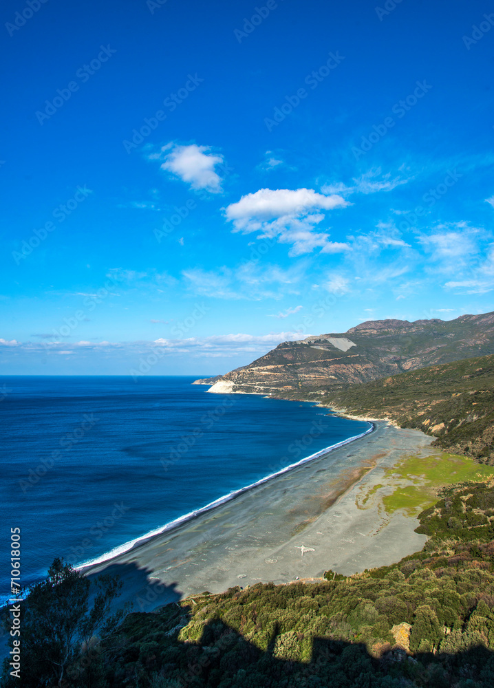 Vue de la plage de Nonza sur le cap Corse, Corse, France