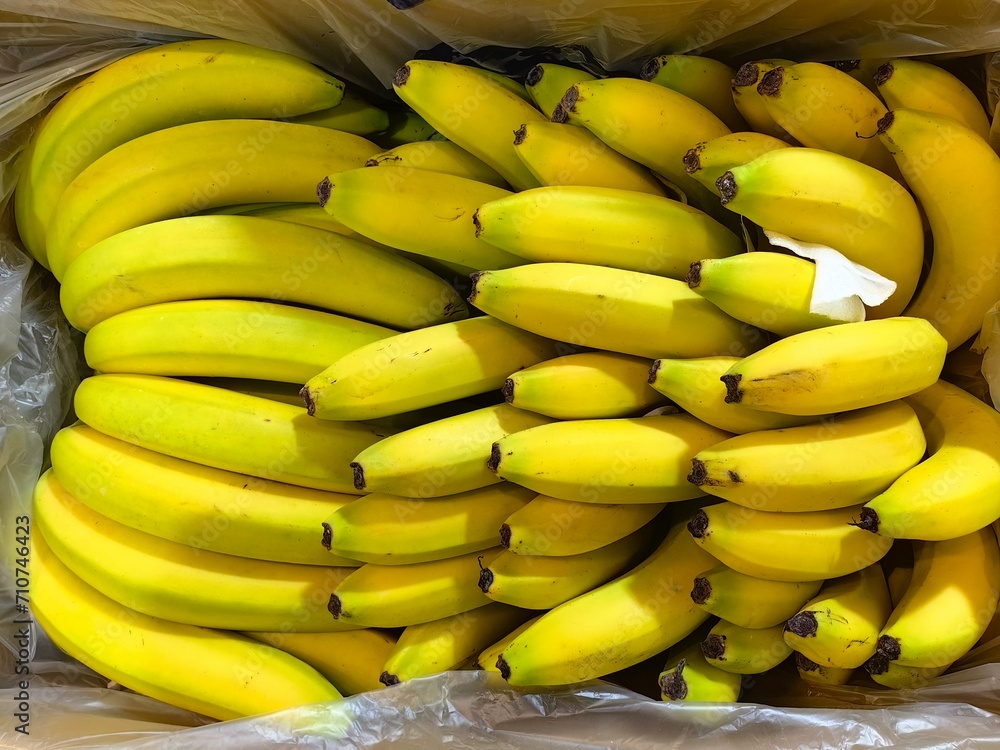 Store bananas in the carton Store bananas in the carton