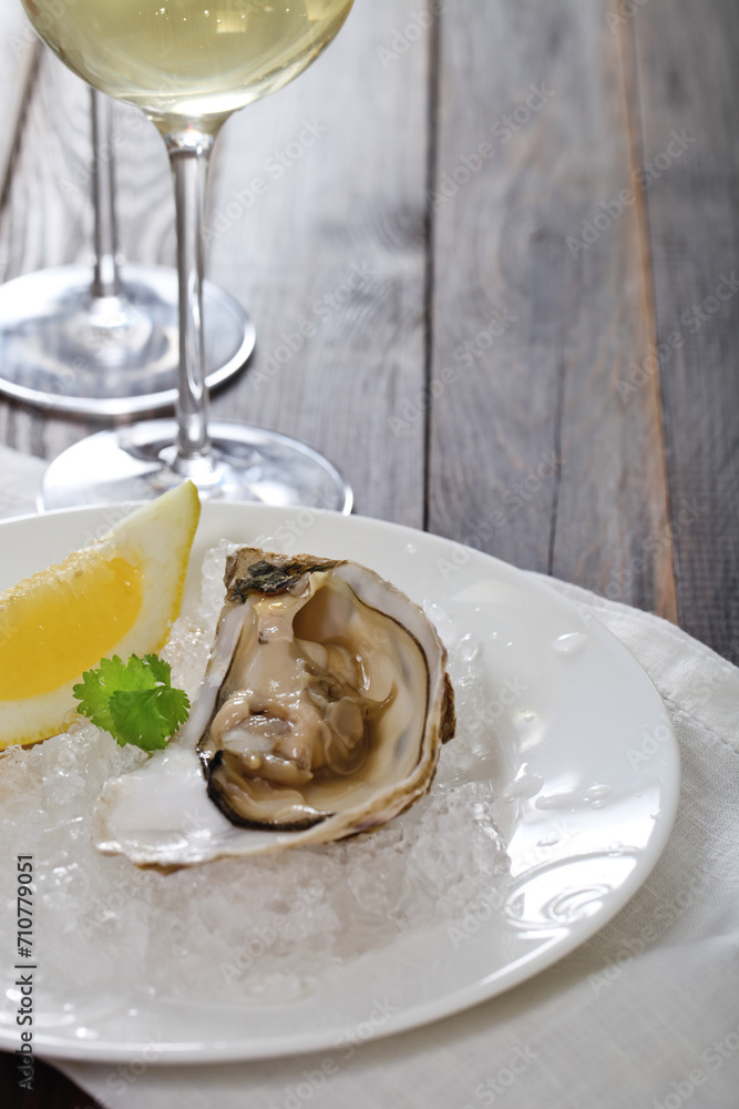 Fresh oysters and wine Fresh oysters and wine