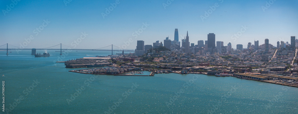 Fototapeta premium San Francisco Bay At San Francisco In California United States. Megalopolis Downtown Cityscape. Business Travel. San Francisco Bay At San Francisco In California United States.
