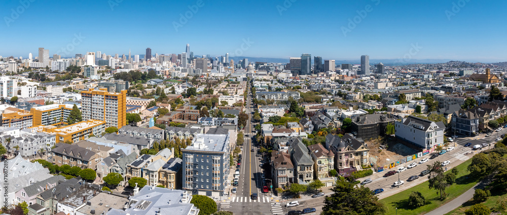 Naklejka premium Aerial view of the San Francisco city hall. San Francisco City Hall seen from Civic Center Plaza