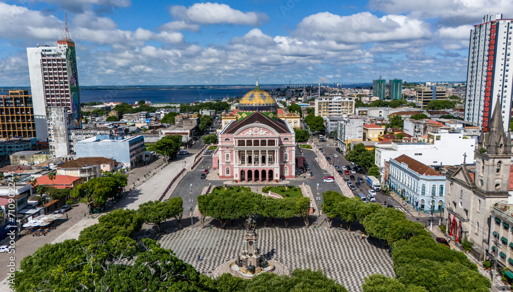 Fototapeta premium Largo de São Sebastião e Teatro Amazonas.