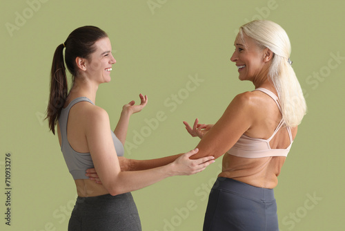 Body positive women on gree...