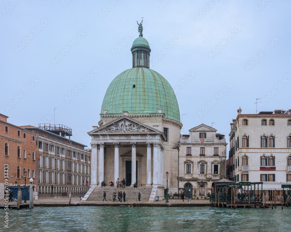 San Simeone Piccolo. Grand Canal in Venice, Italy