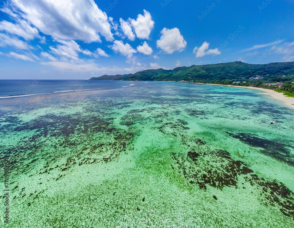 Obraz premium Clouds over Anse Royale beach in Mahe island