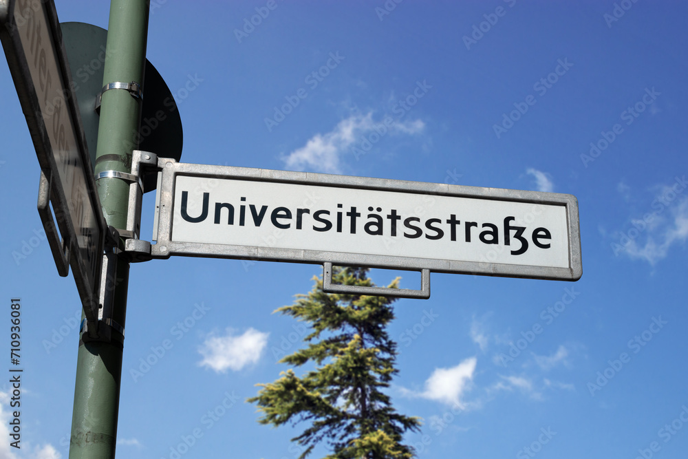 Fototapeta premium Straßenschild, Universitätsstraße, Bezirk Berlin Mitte