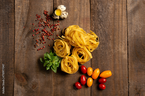 Obraz na płótnie italian pasta with tomatoes