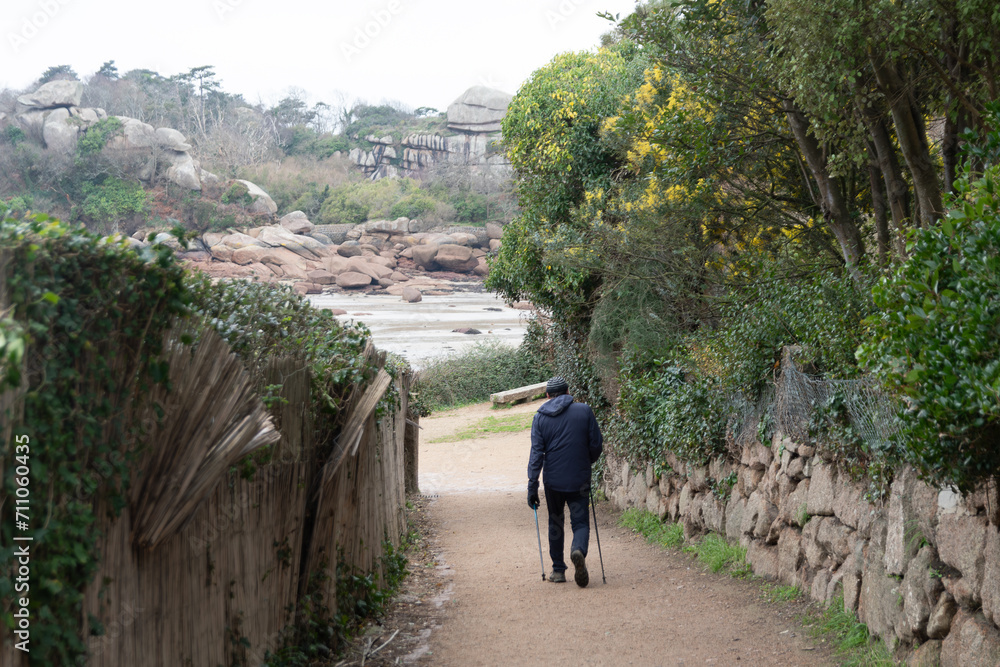 Fototapeta premium Groupe de Randonneurs en Bretagne - France