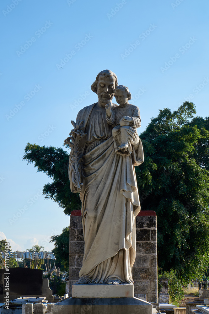 Fototapeta premium Colon Funerary Monument. National Monument of Cuba. One of the biggest cementeries in the world