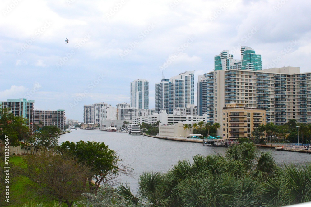 A beautiful view of the ocean in the city of Miami