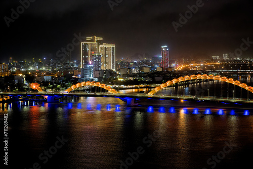 ドラゴンブリッジ（ロン橋）と街の夜景　ベトナム　ダナン　Dragon bridge Vietnam Danang