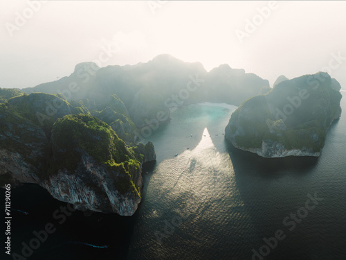 Obraz na płótnie View from above, stunning aerial view of Ko Phi Phi Lee, a ring of steep limestone hills surrounding Maya Bay. Andaman Sea, Krabi, Thailand. w salonie