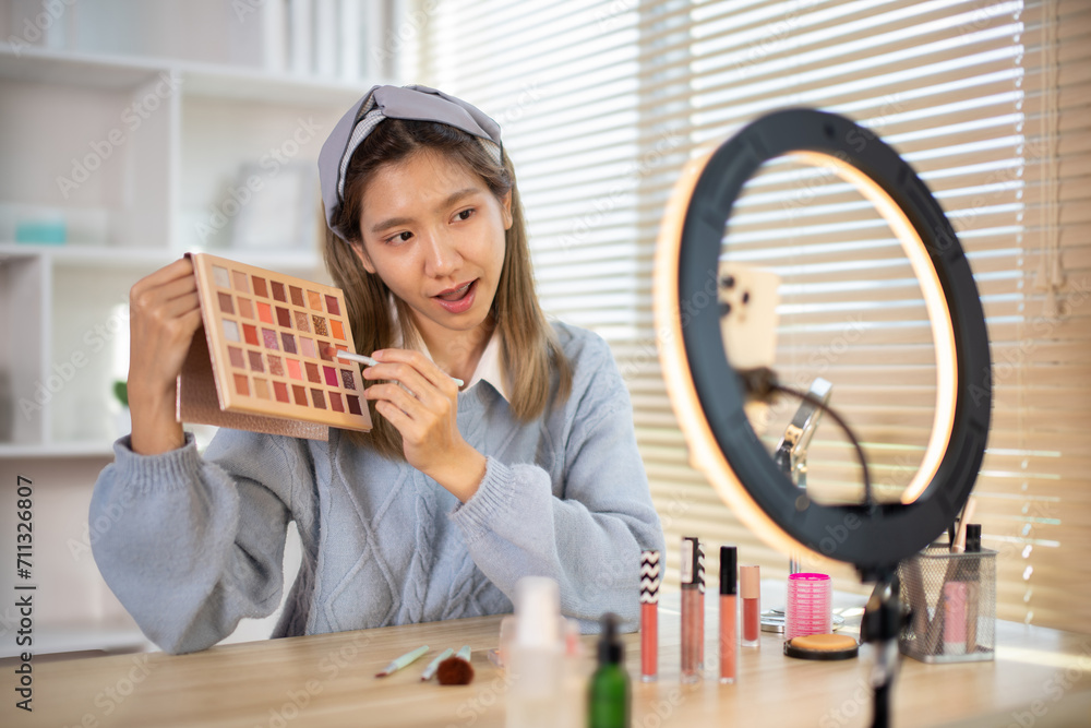 Beauty blogger, Woman teaching how to apply makeup, Recommended cosmetics, Record vlog streaming video. Beauty blogger, Woman teaching how to apply makeup, Recommended cosmetics, Record vlog streaming video.