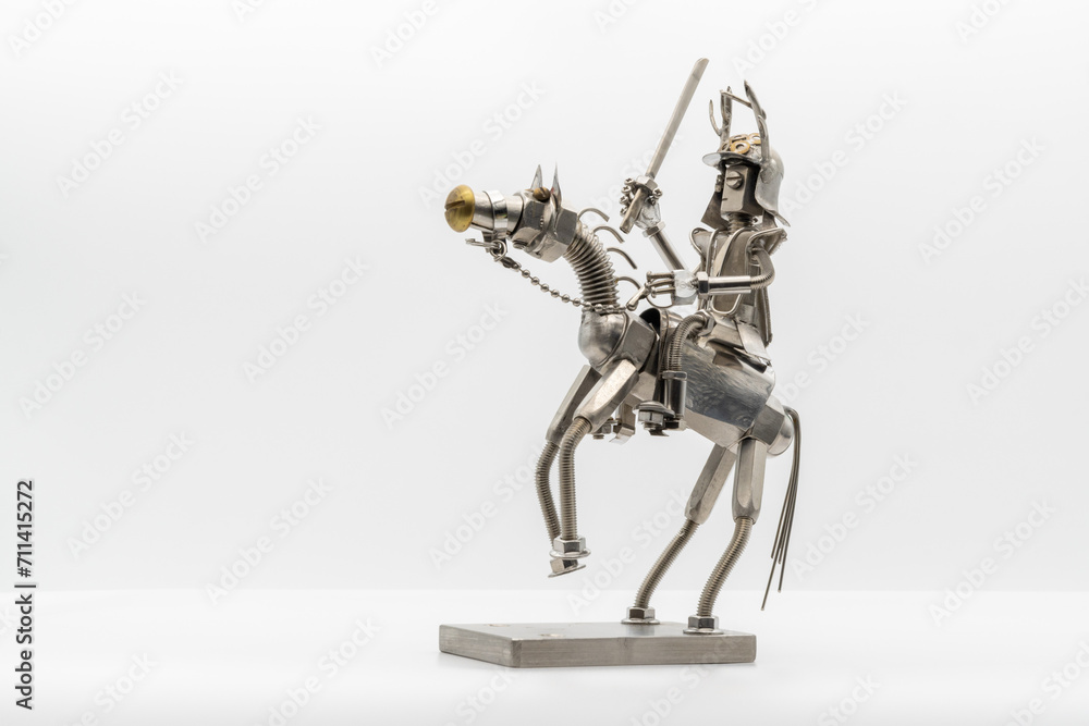馬に乗った甲冑姿の武将のフィギア・メタルフィギア 馬に乗った甲冑姿の武将のフィギア・メタルフィギア