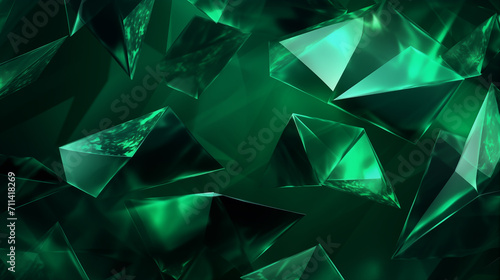 Varias gemas quebradas e separadas de esmeralda isolado no fundo verde  photo