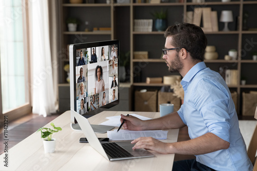 Cuadro en lienzo Worldwide communication use modern tech and videocall application