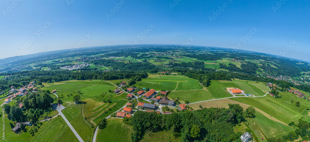 Panoramablick vom Samerberg in Oberbayern ins Inntal