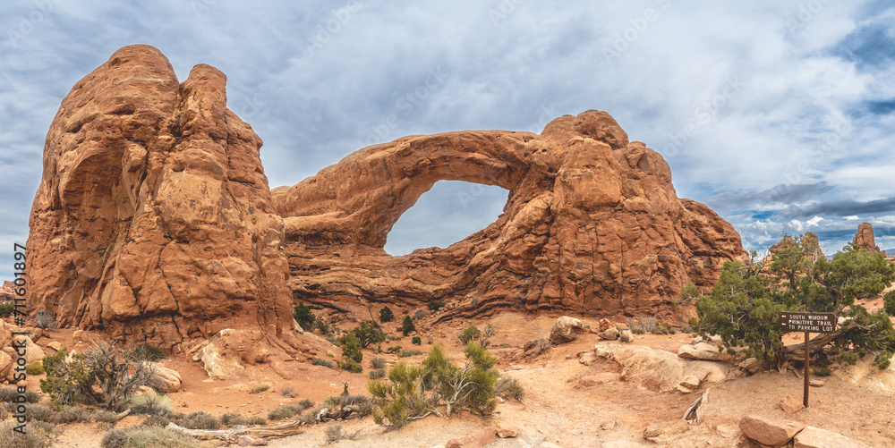 South Window Arch in Arches NAtional Monument, Utah, USA