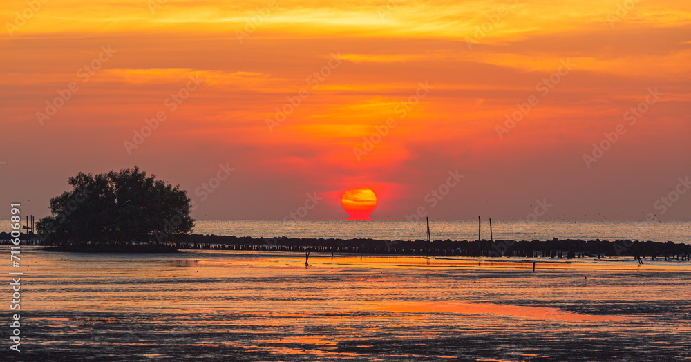 sea view sunrise in the morning,Winter sunrise in the East Sea of Korea sea view sunrise in the morning,Winter sunrise in the East Sea of Korea