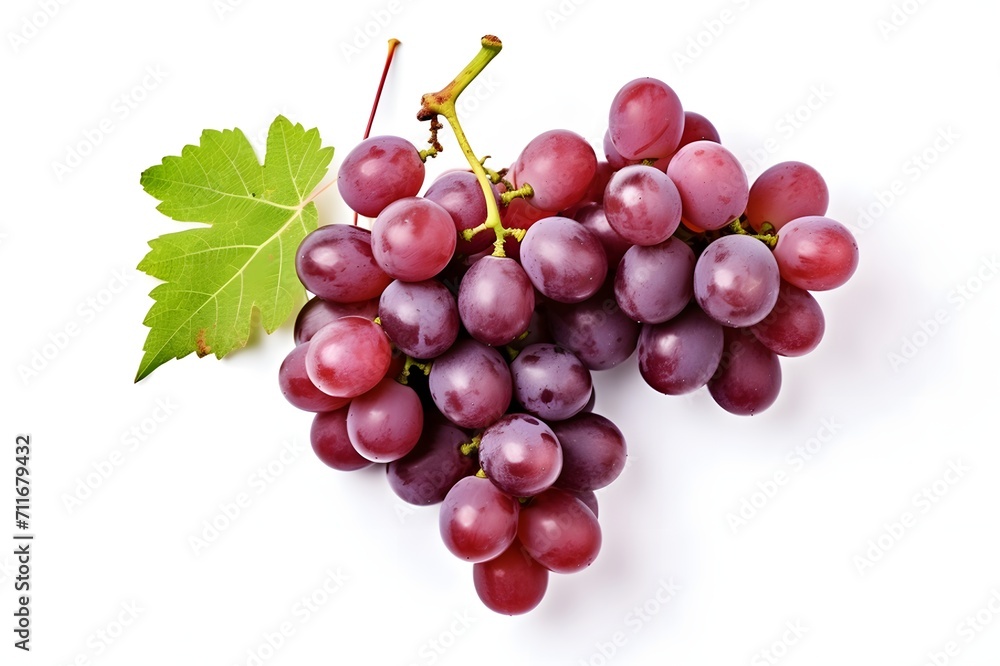 Fototapeta premium Red grape bunch and leaf isolated on white background