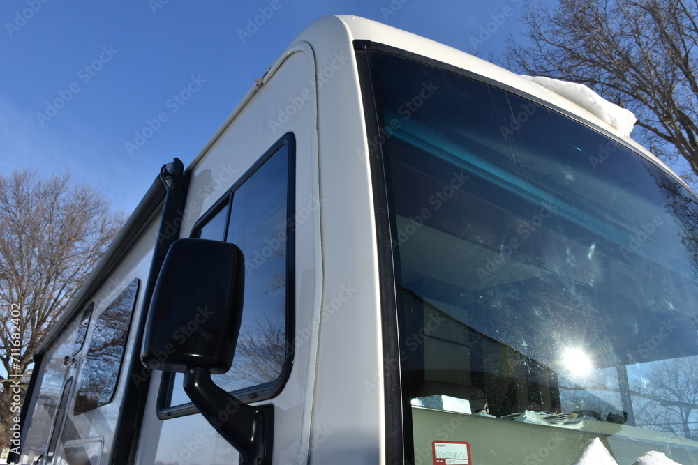 Obraz premium Front Window on an RV Camper