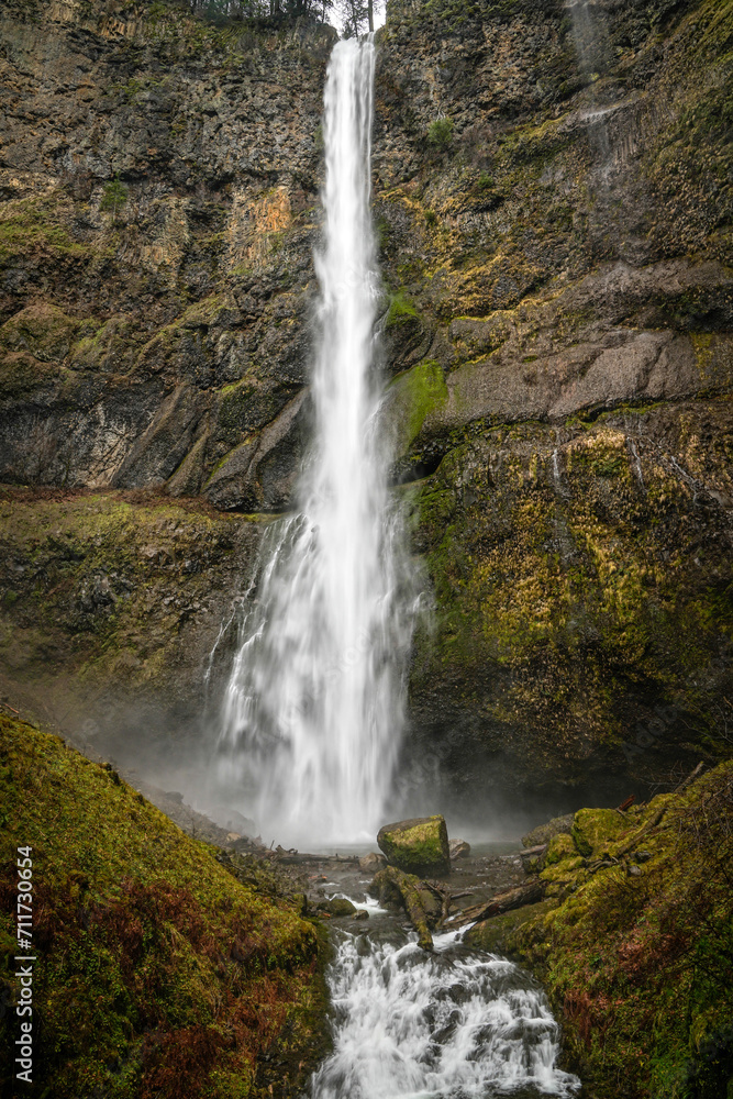 Multnomah Falls - Oregon Multnomah Falls - Oregon