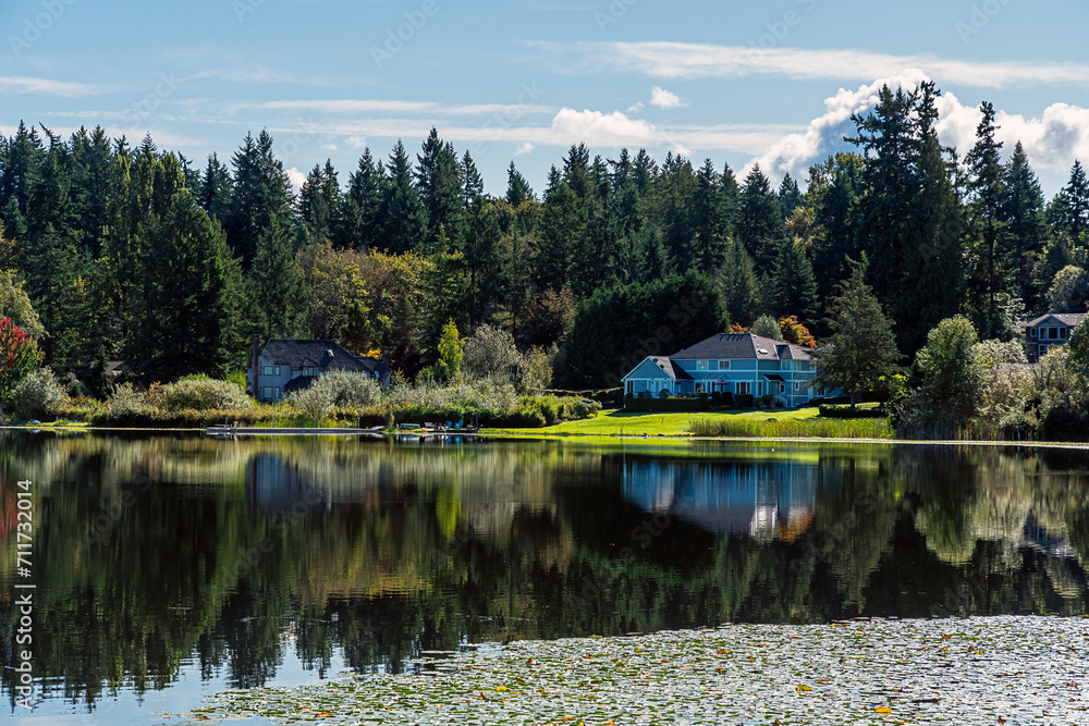 2019-09-30 PHANTOM LAKE WITH A NICE REFLECTION IN THE WATER AND SHORELINE IN BELLEVUE WASHINGTON