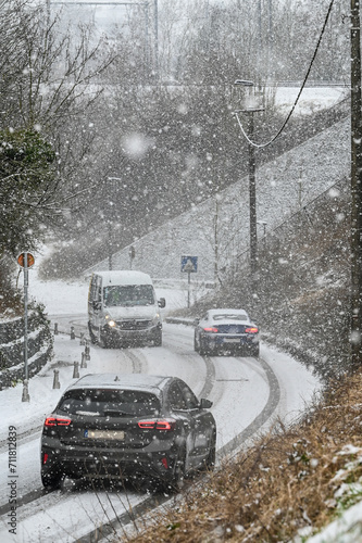 auto voiture circulation intemperie neige Belgique environnement livreur camionnette visibilité photo