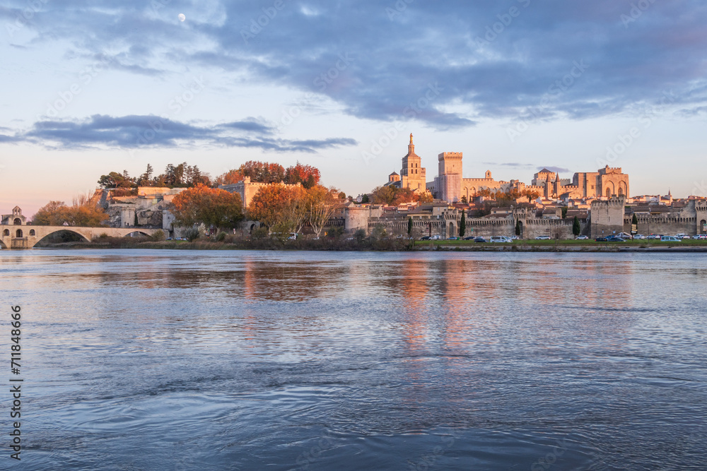 Obraz premium Avignon city and his famous bridge on the Rhone River. Photography taken in France in autumn