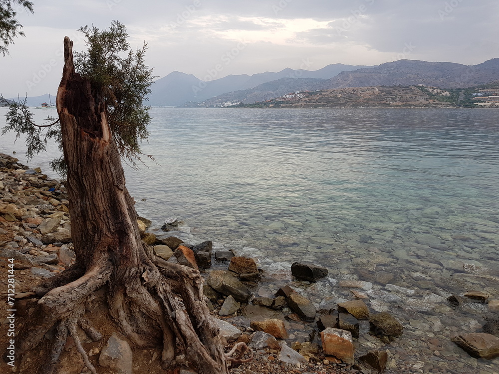 Küstenlandschaft auf der Insel Kreta mit Bergen, Griechenland