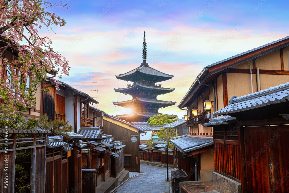 Scenic cityscape of Yasaka pagoda sunset in Kyoto Scenic cityscape of Yasaka pagoda sunset in Kyoto