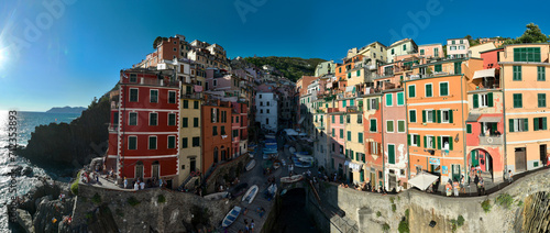 Fototapeta Naklejka Na Ścianę i Meble -  Manarola Village Cinque Terre Coast Italy. colorful town in Liguria one of five Cinque Terre. Manarola traditional Italian village in the National park Cinque Terre, with multicolored houses on rock
