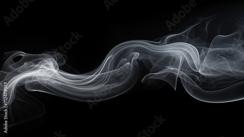 Vague de fumée blanche sur fond noir. Effet flou, vague en mouvement. Arrière-plan pour conception et création graphique, bannière.